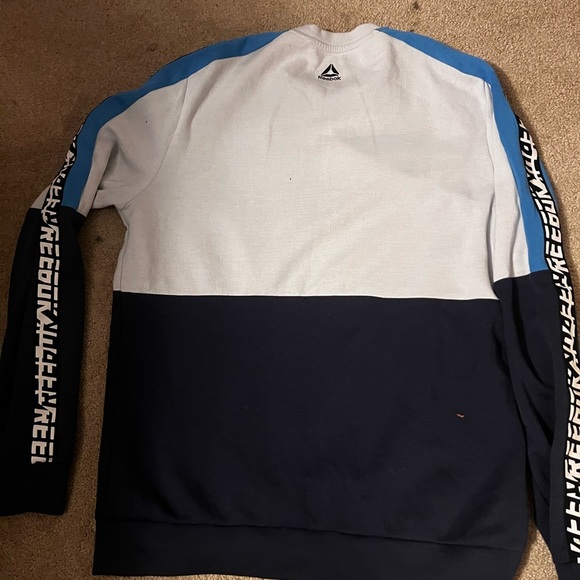Reebok sweatshirt - Picture 3 of 3